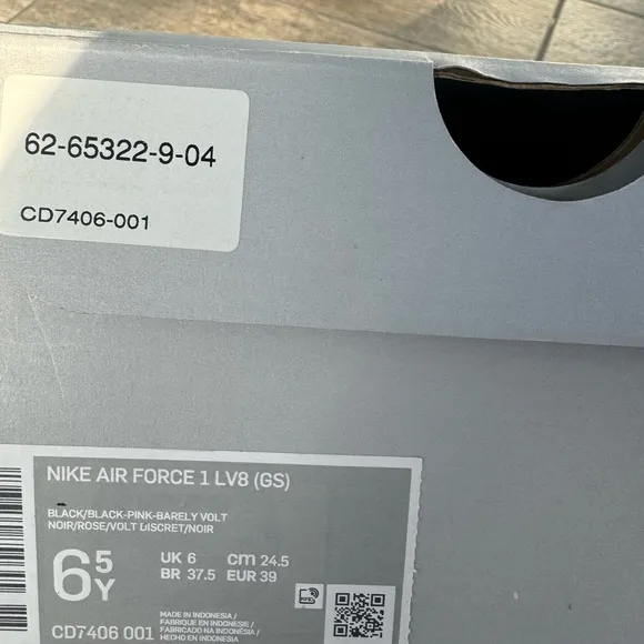 Brand New Nike Air Force 1 “Outline Black” Big Kids Sneakers (K6.5/W8)