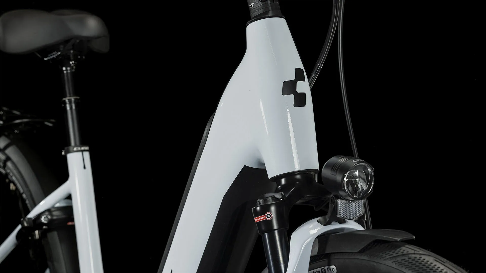 CUBE SUPREME HYBRID EXC 625 SE FLASHWHITE