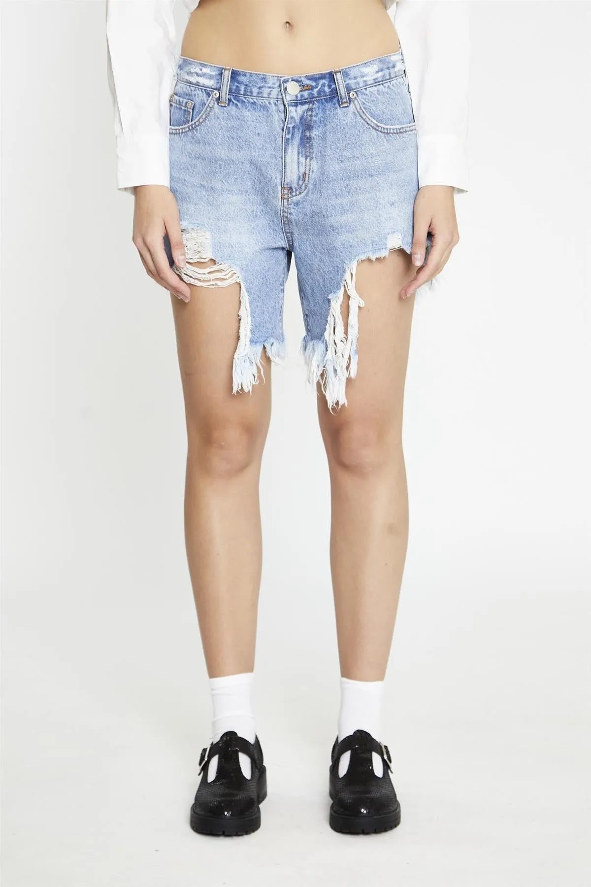 Mid-Stonewash Ripped Denim-Shorts