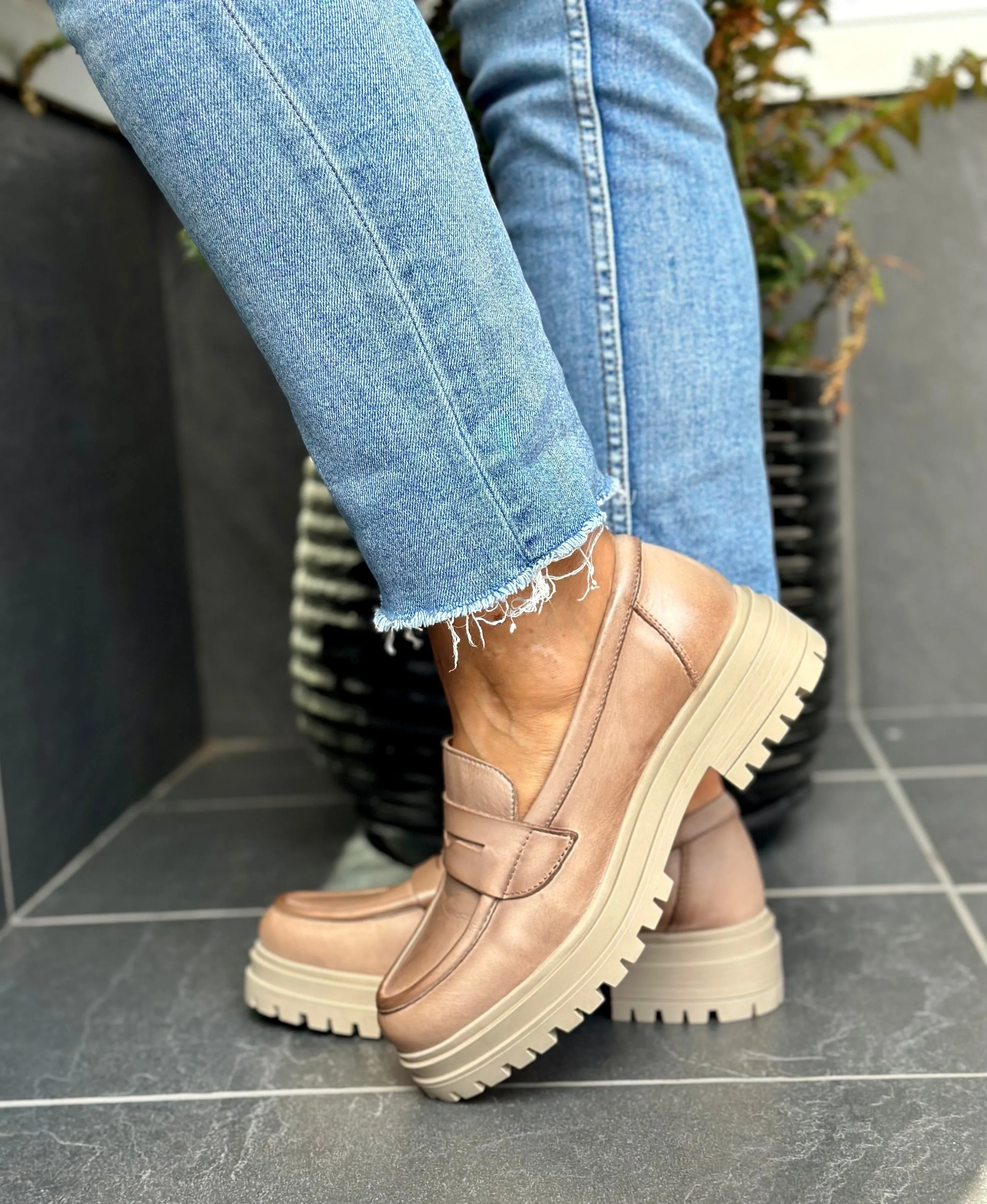 Miz Mooz Legend Size 39 only