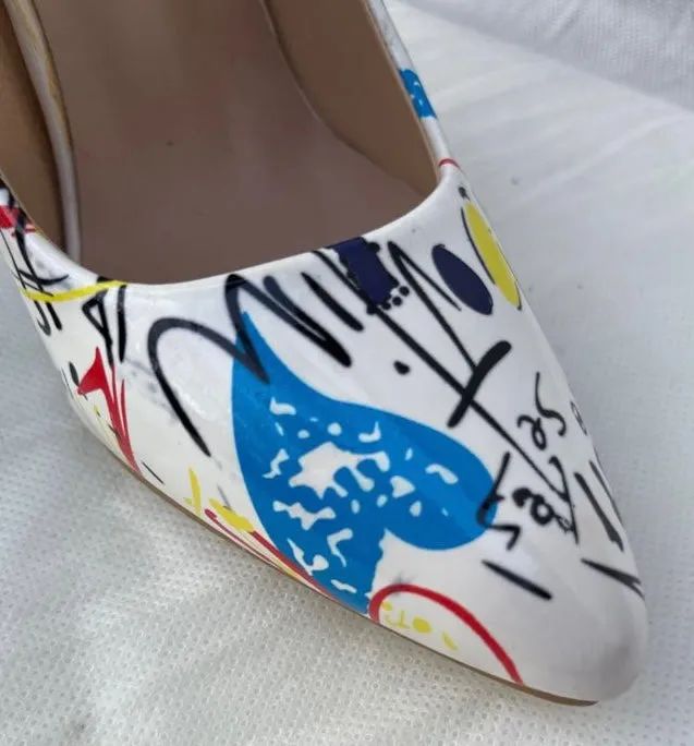 Rouge Helium White Graffiti Print Stiletto Pumps – Size 7