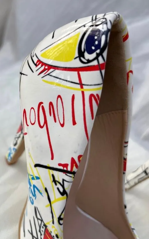 Rouge Helium White Graffiti Print Stiletto Pumps – Size 7