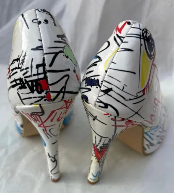 Rouge Helium White Graffiti Print Stiletto Pumps – Size 7