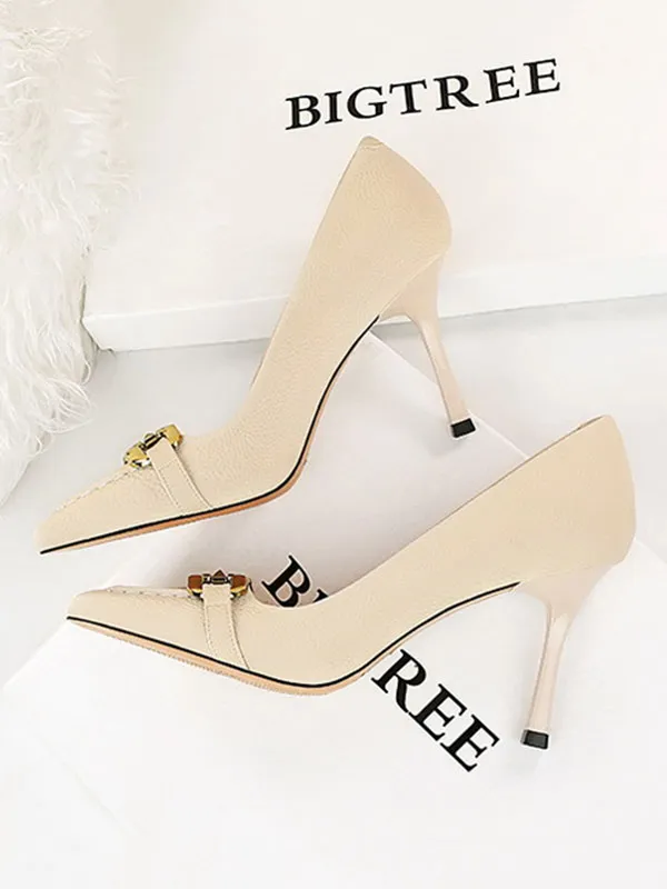 Shallow Cut Split-Joint Square-Toe Pumps