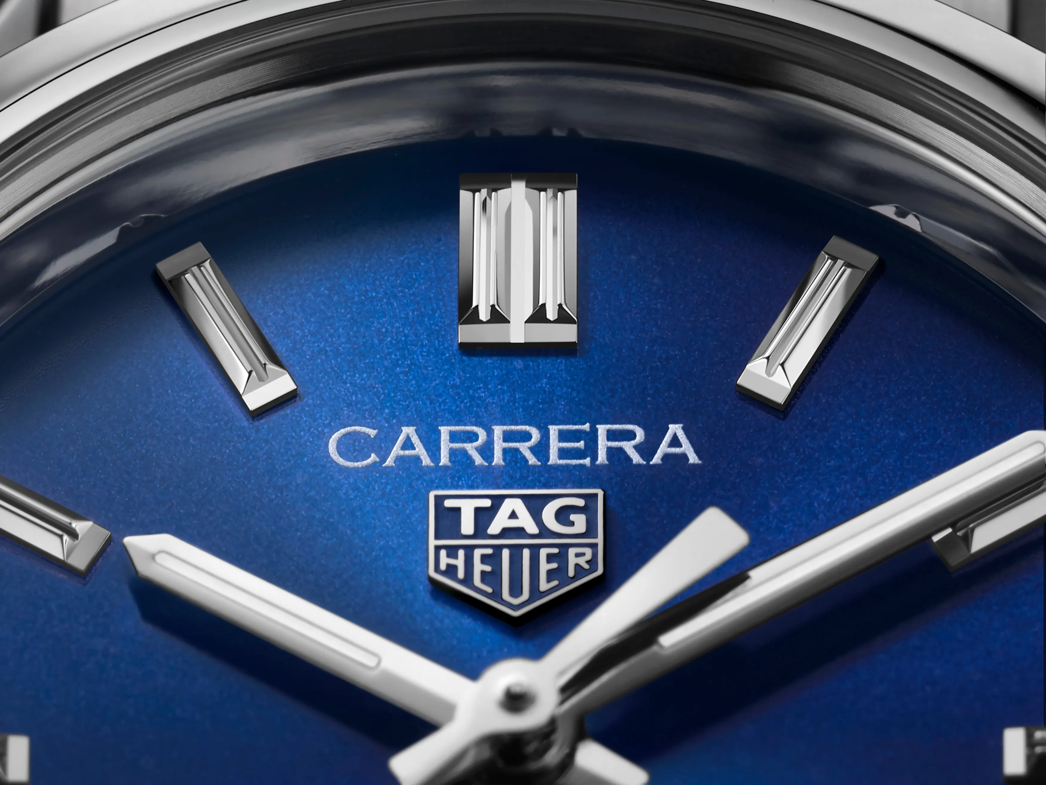 TAG HEUER CARRERA