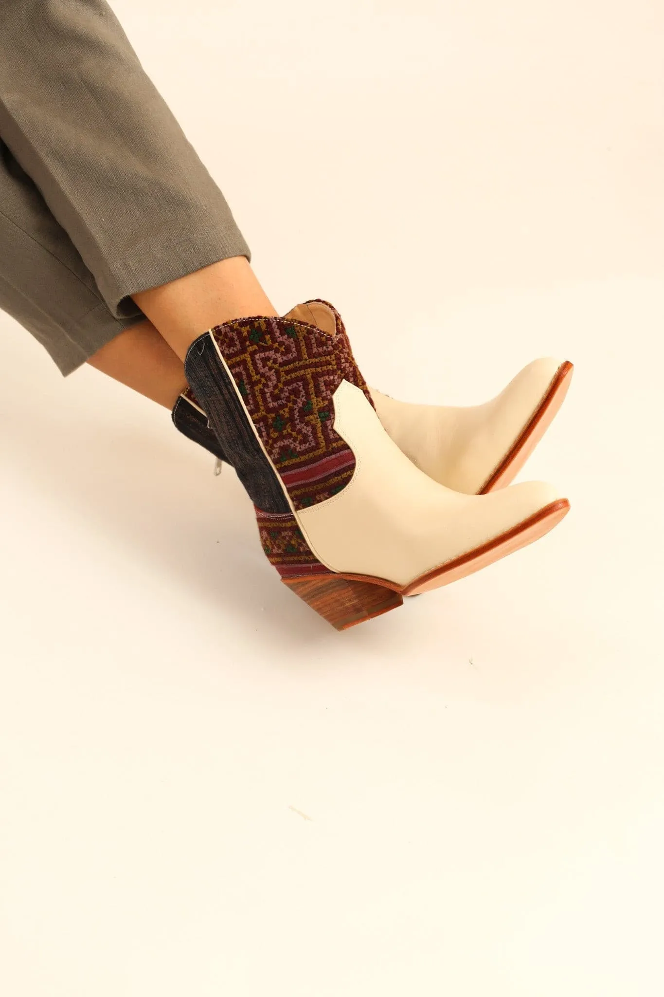 TRIBAL FABRIC SHORT BOOTS IRUS