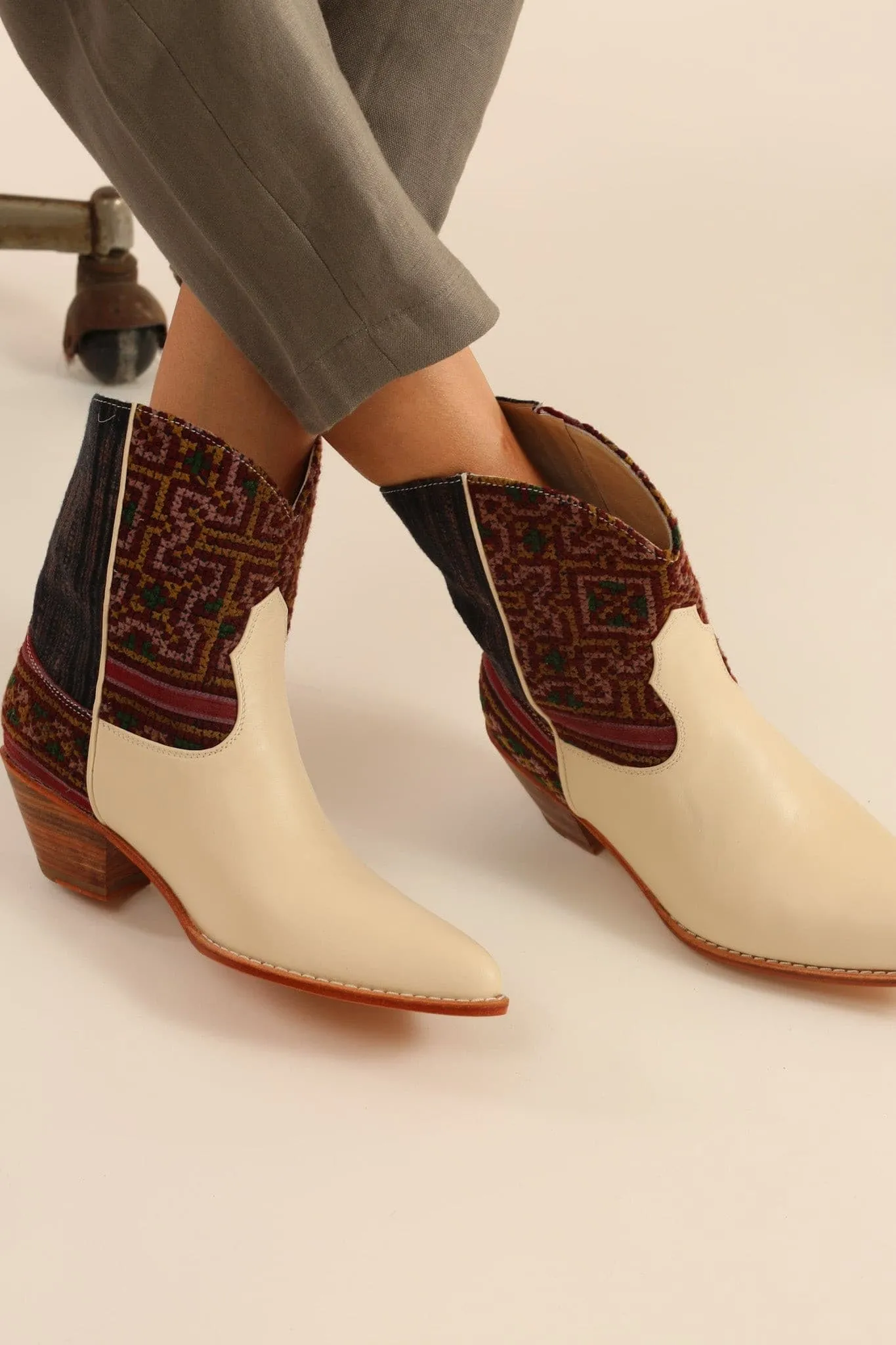 TRIBAL FABRIC SHORT BOOTS IRUS