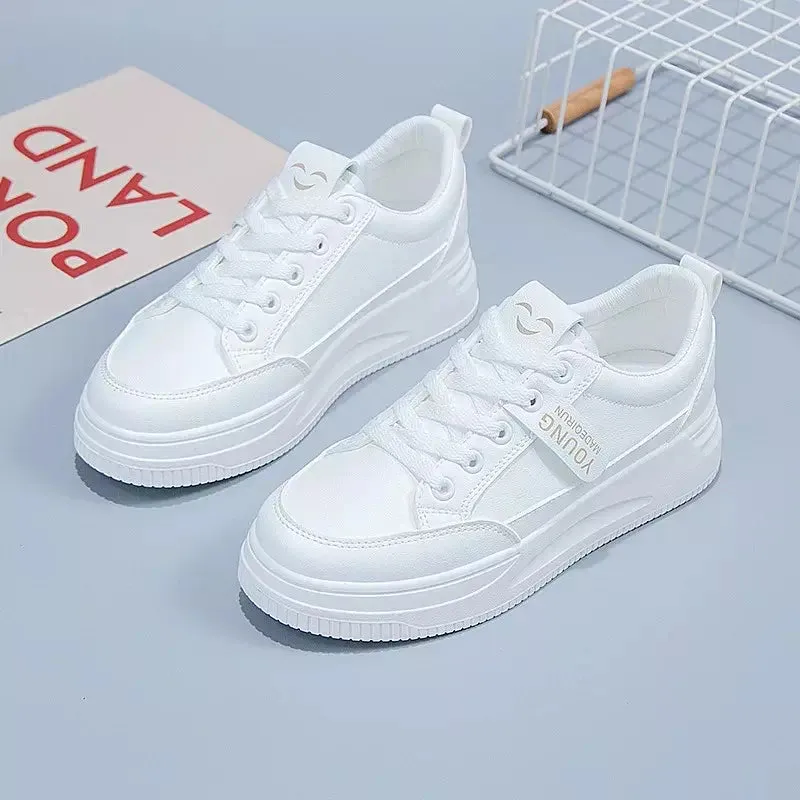 White sneaker for women
