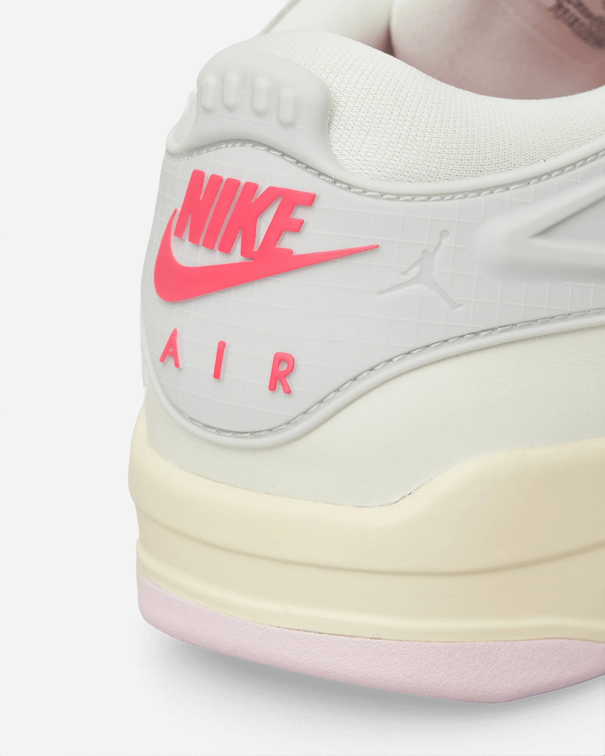 Women's Air Jordan 4 RM Sneakers Photon Dust / Sail / Coconut Milk / Hyper Pink
